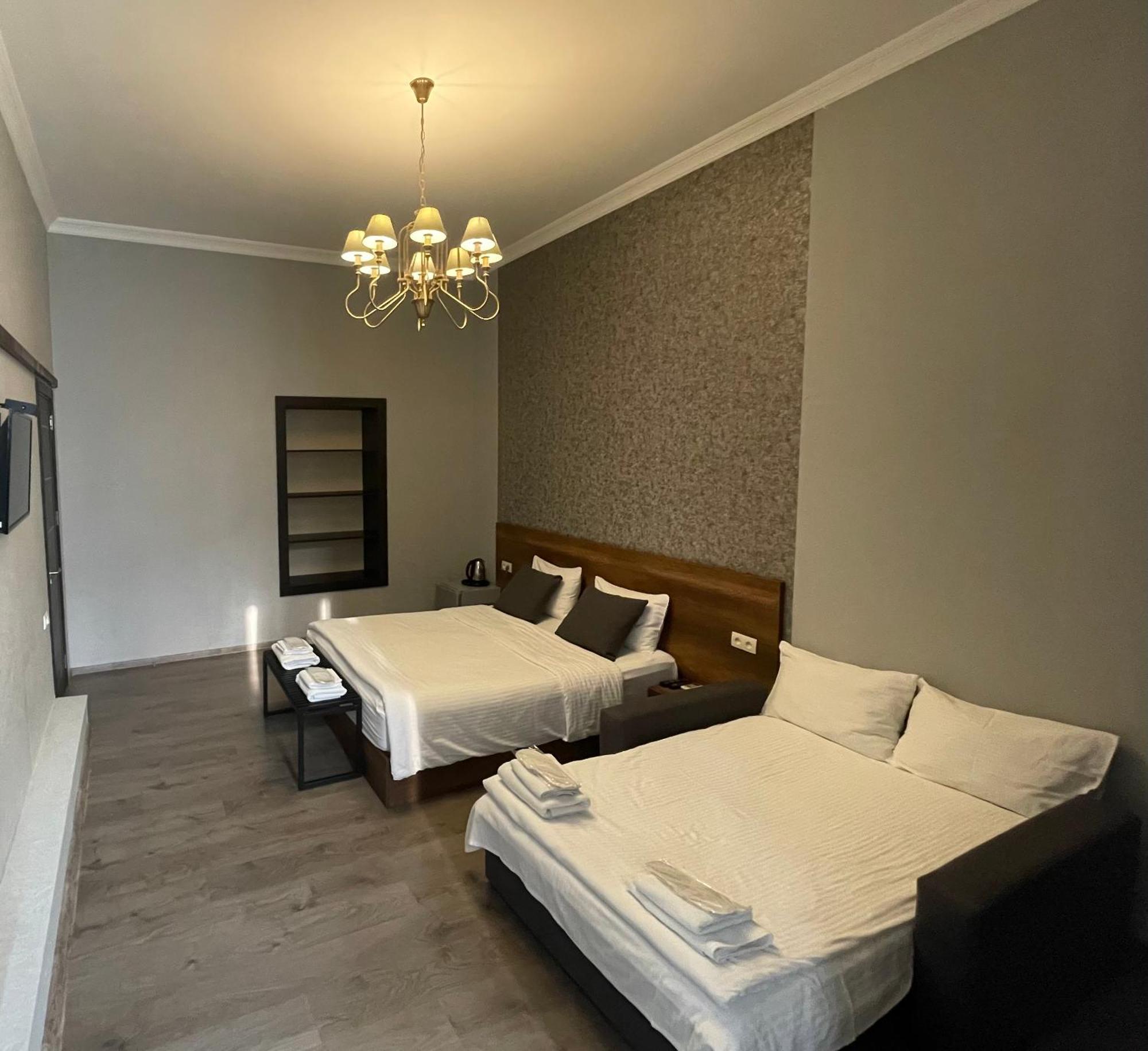 2Nd Floor Hotel 第比利斯 外观 照片